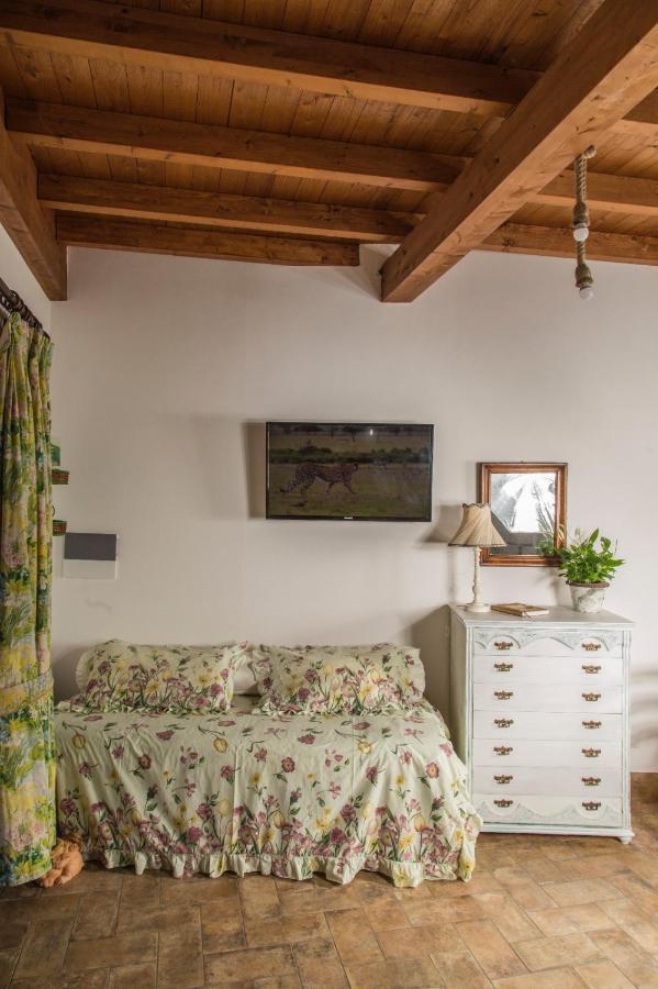 B&B Etruscan Garden Sutri Bagian luar foto