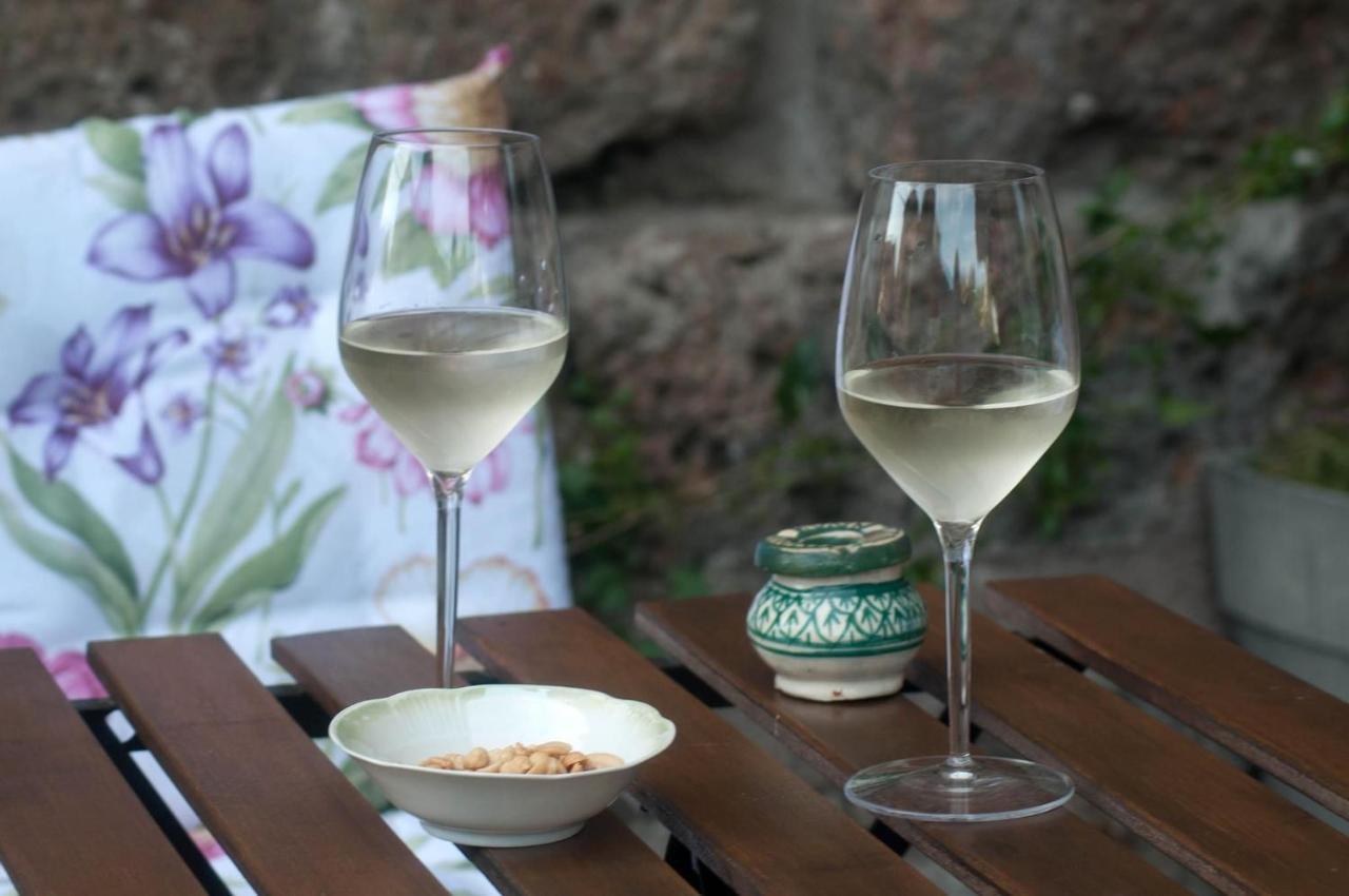 B&B Etruscan Garden Sutri Bagian luar foto