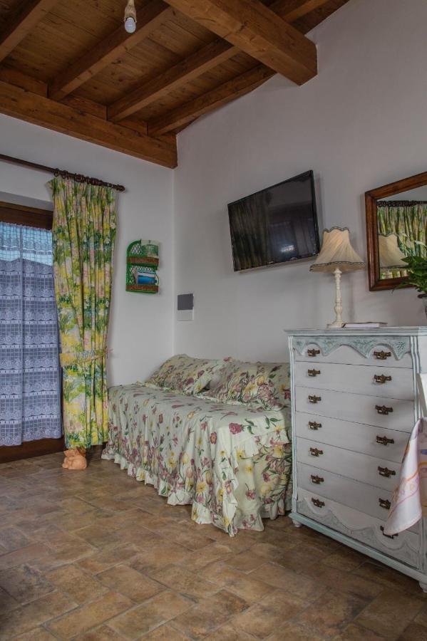B&B Etruscan Garden Sutri Bagian luar foto