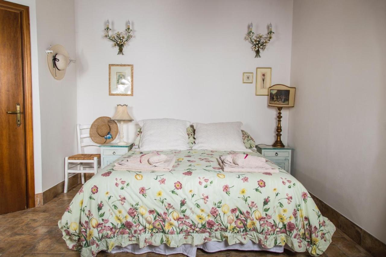 B&B Etruscan Garden Sutri Bagian luar foto