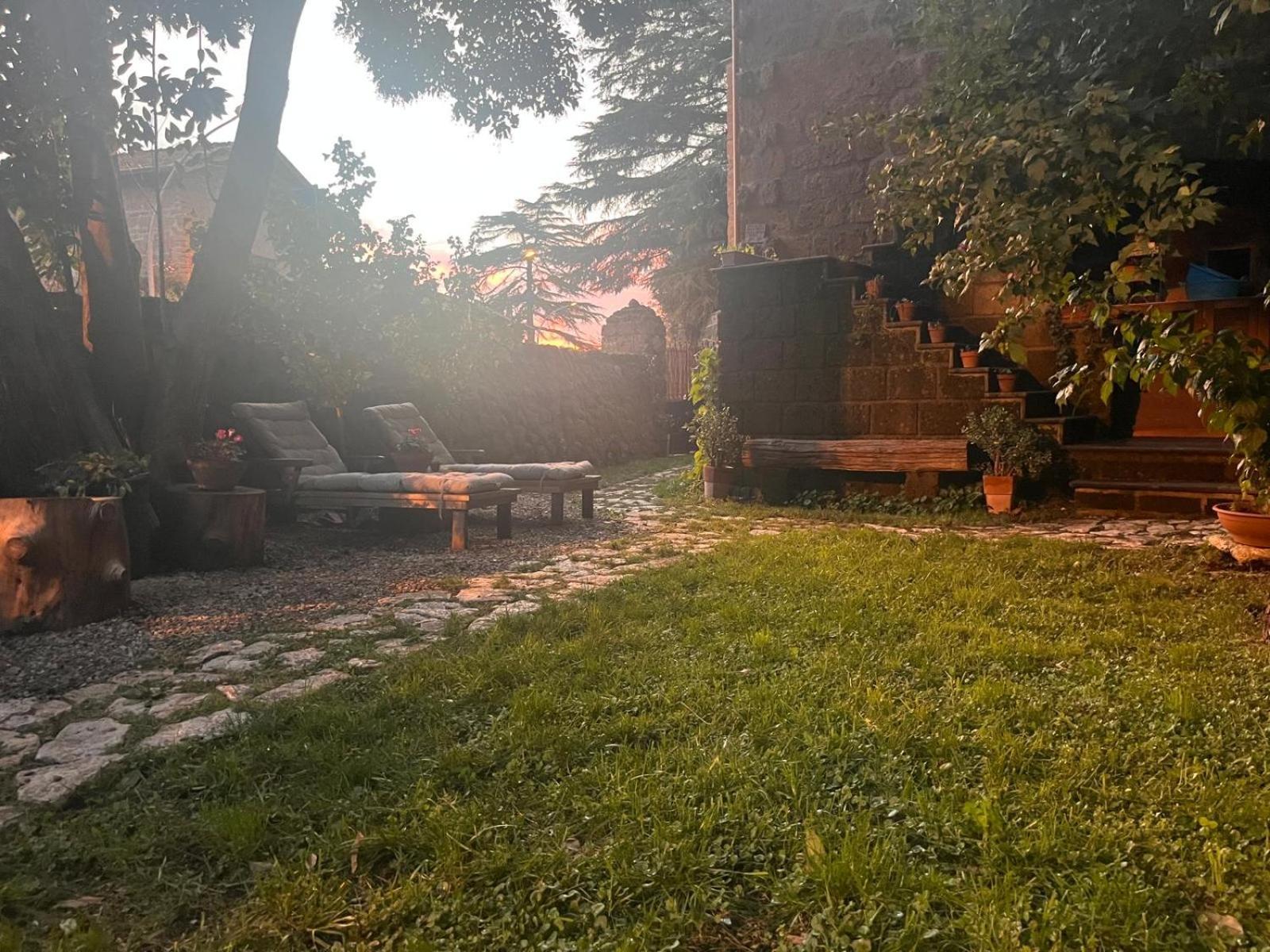 B&B Etruscan Garden Sutri Bagian luar foto